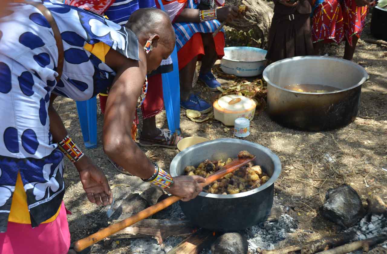 woman_cooking_fire